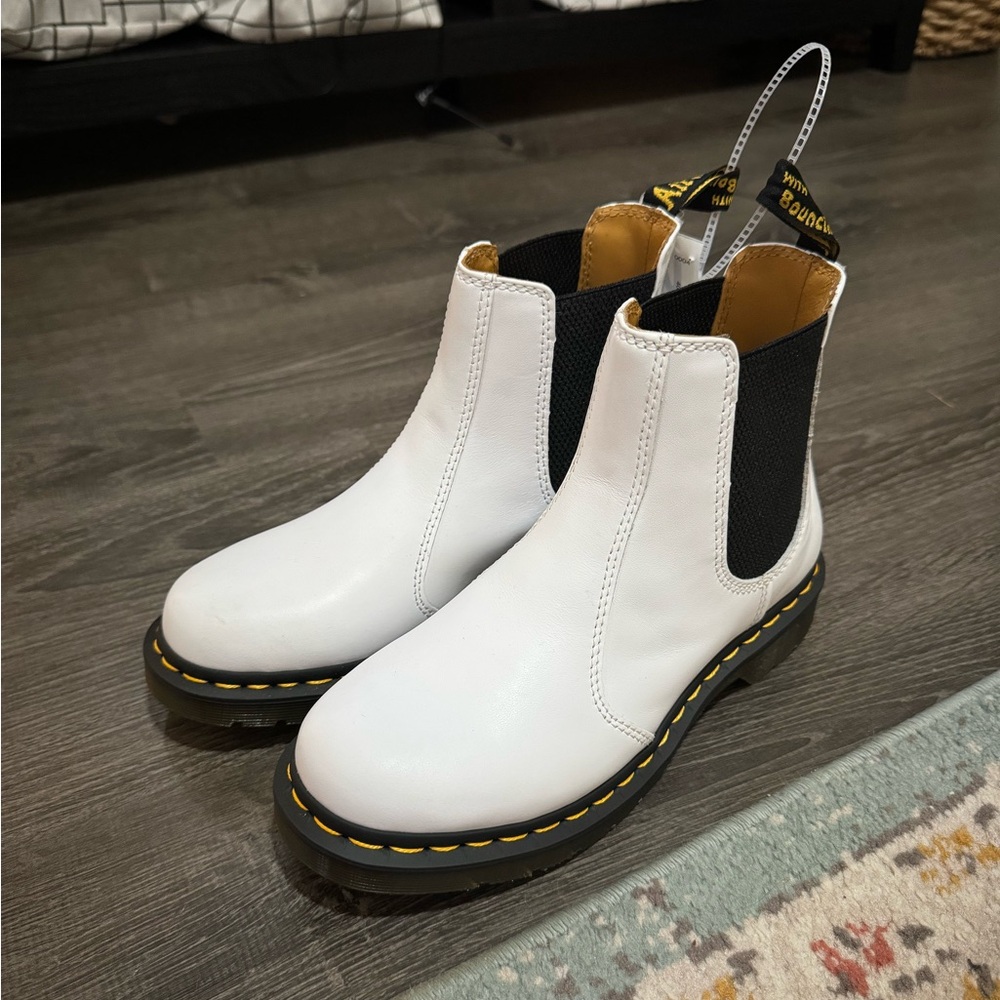 NWOT Dr martens boots